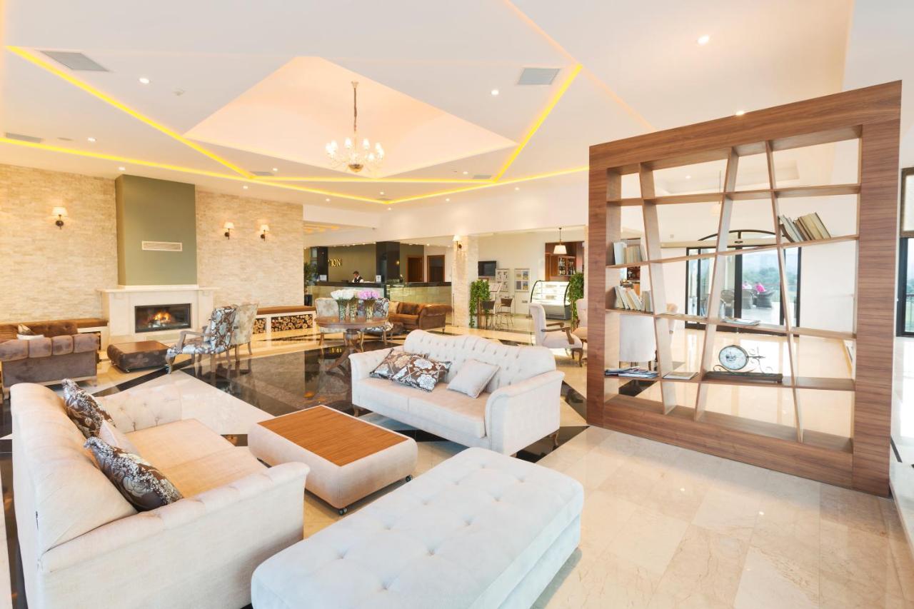 โคลิเนียม กอล์ฟแอนด์บีช รีสอร์ต Hotel Agios Georgios  ภายนอก รูปภาพ