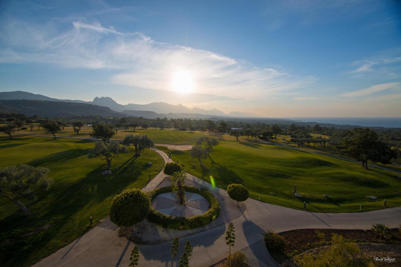 โคลิเนียม กอล์ฟแอนด์บีช รีสอร์ต Hotel Agios Georgios  ภายนอก รูปภาพ