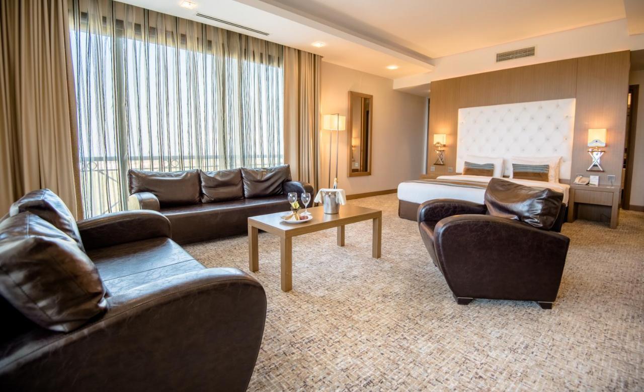 โคลิเนียม กอล์ฟแอนด์บีช รีสอร์ต Hotel Agios Georgios  ภายนอก รูปภาพ