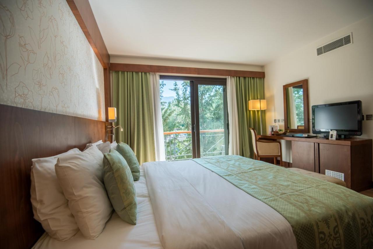โคลิเนียม กอล์ฟแอนด์บีช รีสอร์ต Hotel Agios Georgios  ภายนอก รูปภาพ