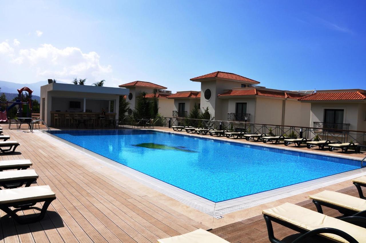 โคลิเนียม กอล์ฟแอนด์บีช รีสอร์ต Hotel Agios Georgios  ภายนอก รูปภาพ