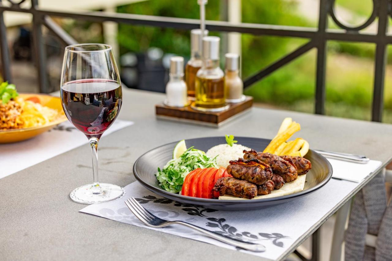 โคลิเนียม กอล์ฟแอนด์บีช รีสอร์ต Hotel Agios Georgios  ภายนอก รูปภาพ